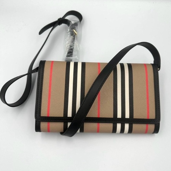 Burberry Hannah Icon Stripe Wallet Crossbody Bag. - Picture 4 of 7